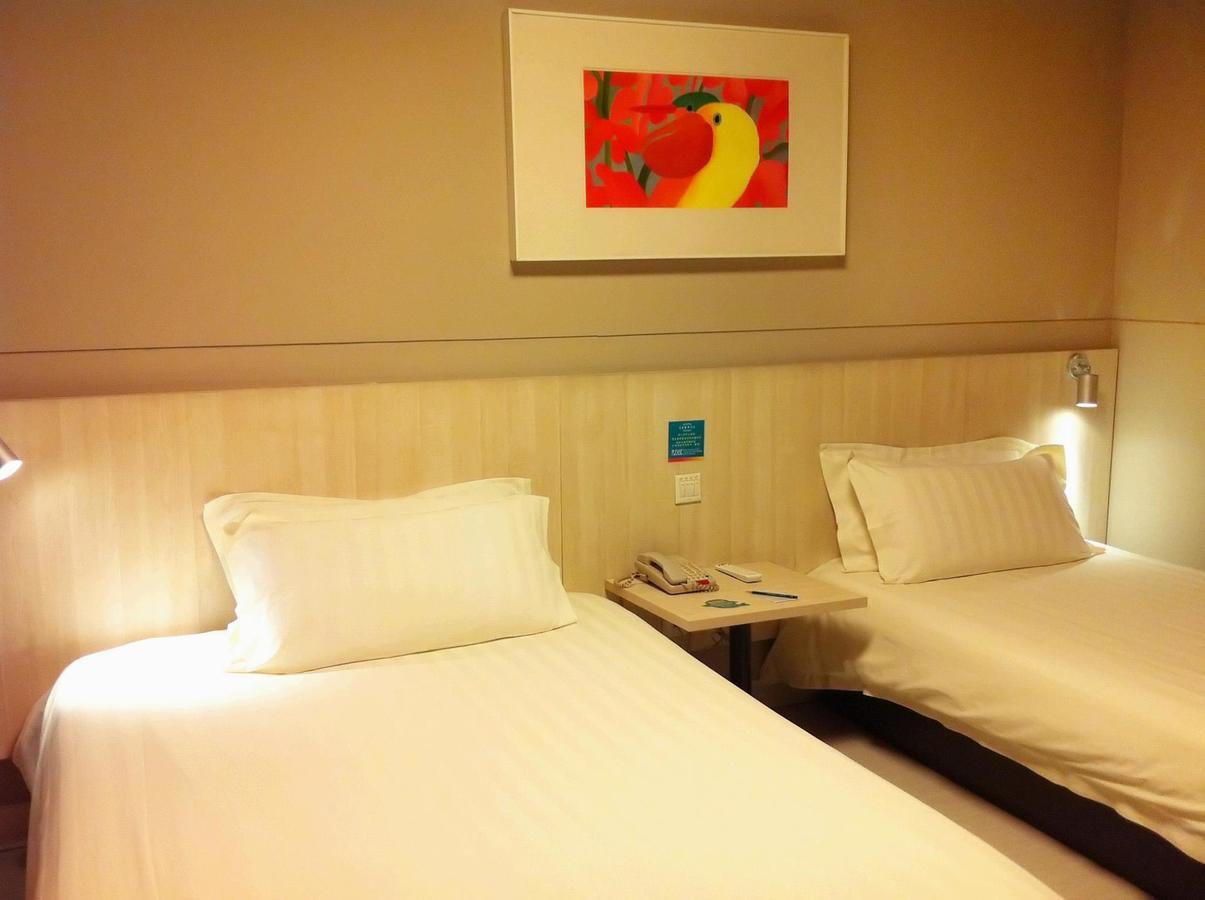 Jinjiang Inn Wuhan Optical Valley Finance Habour Екстериор снимка